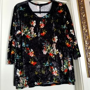 Cathy velvet Floral shirt size XL